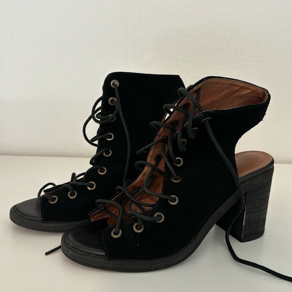 Jeffrey Campbell heels - Picture 1 of 4